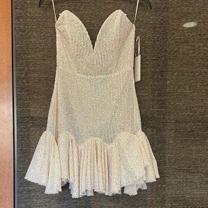 NWT Rosevelvet Strapless Sequin Dress